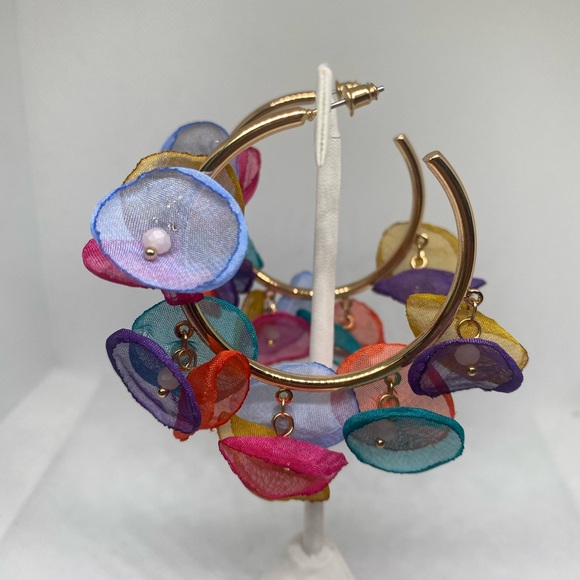 NWOT)Hoop earrings,Gato Brand.Gold Color - Picture 2 of 2